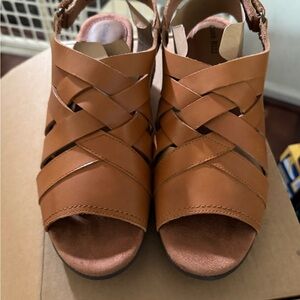 Cobb Hill Women's Laurel Woven Sandal, Honey Leather, size 10